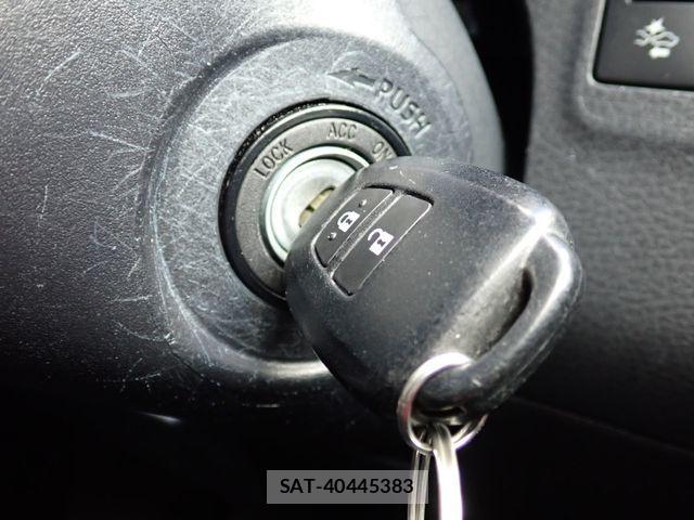 Mazda FAMILIA VAN 2019-10 2318115-10