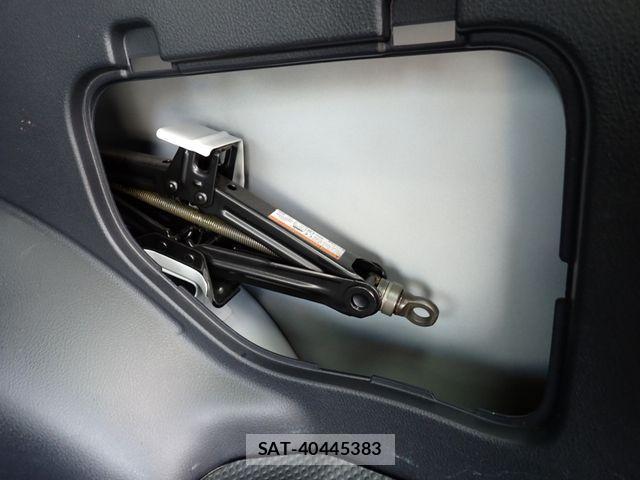 Mazda FAMILIA VAN 2019-10 2318115-20