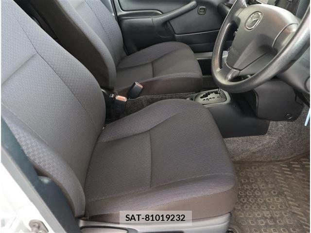 Mazda FAMILIA VAN 2019-07 6611811-12