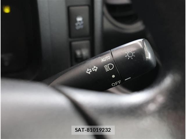 Mazda FAMILIA VAN 2019-07 6611811-28