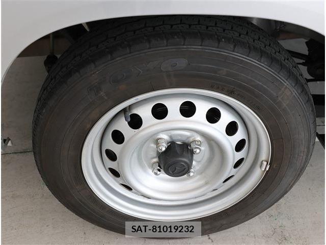 Mazda FAMILIA VAN 2019-07 6611811-7