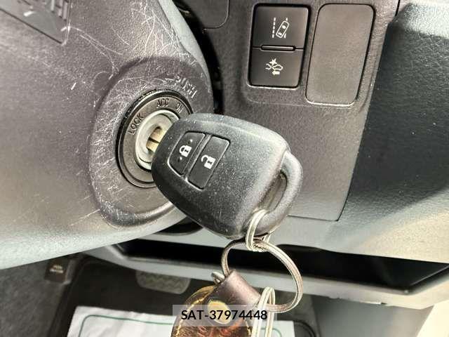 Mazda FAMILIA VAN 2019-04 7327018-13