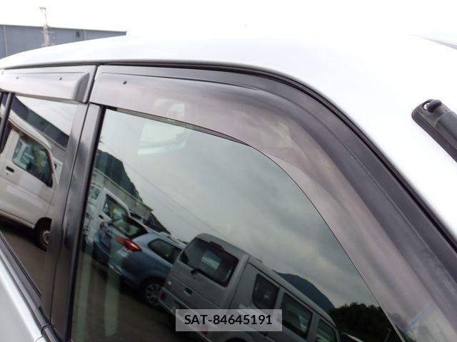 Mazda FAMILIA VAN 2019-05 8829003-26