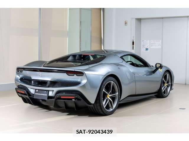 Ferrari 296 GTS 2025-10 7218402-8