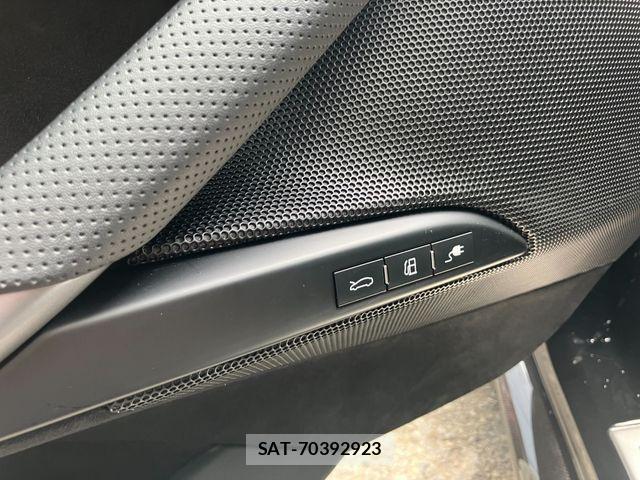 Ferrari 296 GTB 2023-05 1052447-20