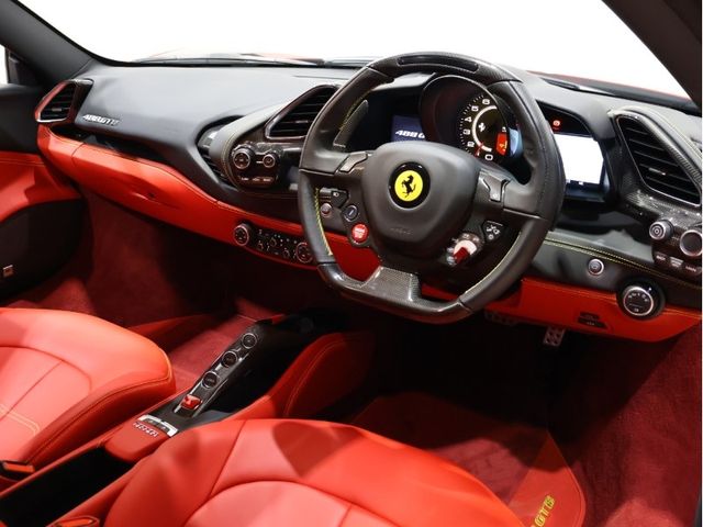 Ferrari 488 GTB 2019-05 483708-2