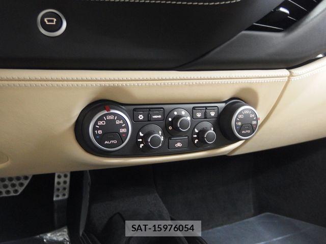 Ferrari 488 GTB 2016-04 7218407-24