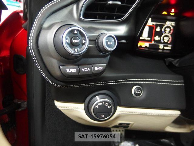 Ferrari 488 GTB 2016-04 7218407-26
