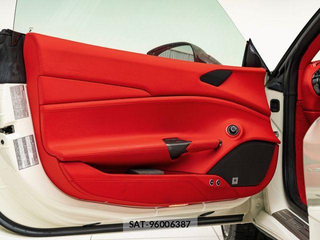 Ferrari 488 Spider 2021-12 987838-17