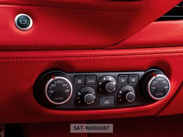 Ferrari 488 Spider 2021-12 987838-20