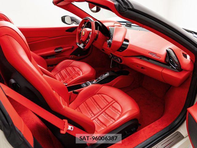Ferrari 488 Spider 2021-12 987838-23