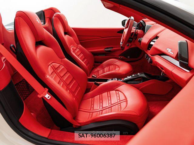 Ferrari 488 Spider 2021-12 987838-24