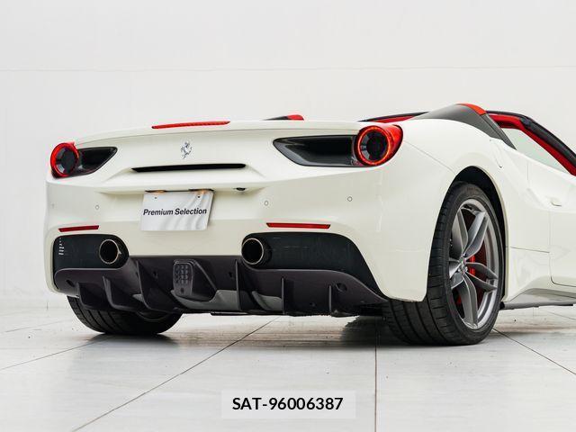 Ferrari 488 Spider 2021-12 987838-28