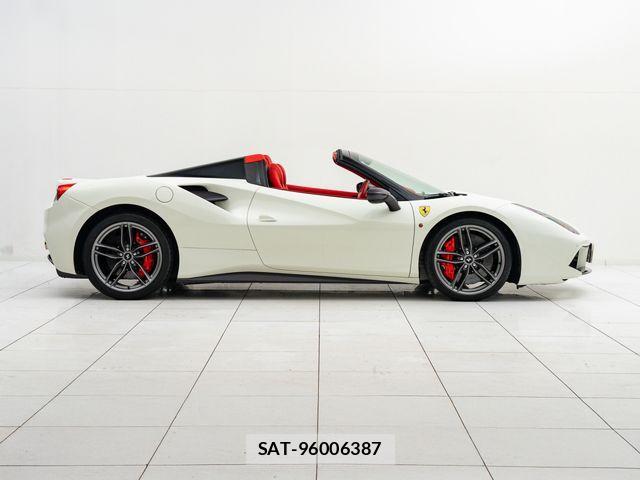 Ferrari 488 Spider 2021-12 987838-6