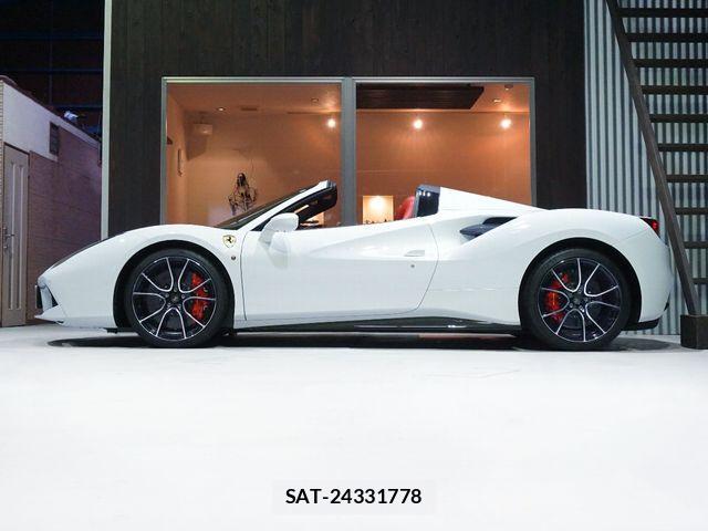 Ferrari 488 Spider 2018-10 1824512-4