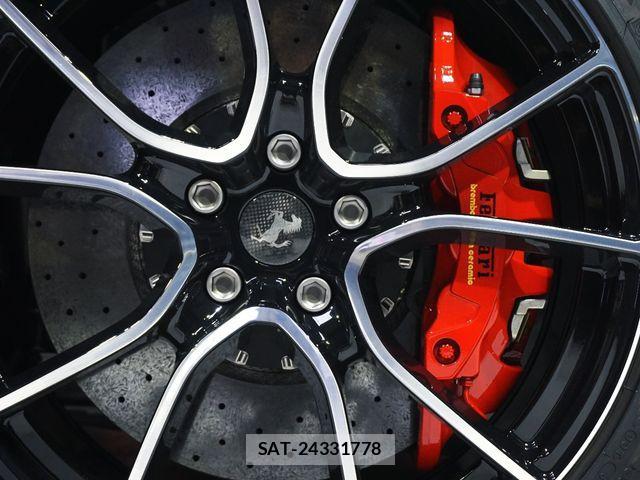 Ferrari 488 Spider 2018-10 1824512-8