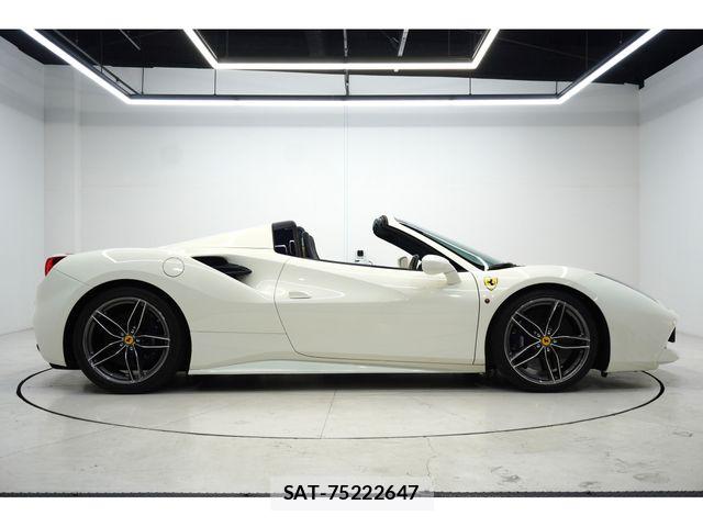 Ferrari 488 Spider 2017-01 7250766-3