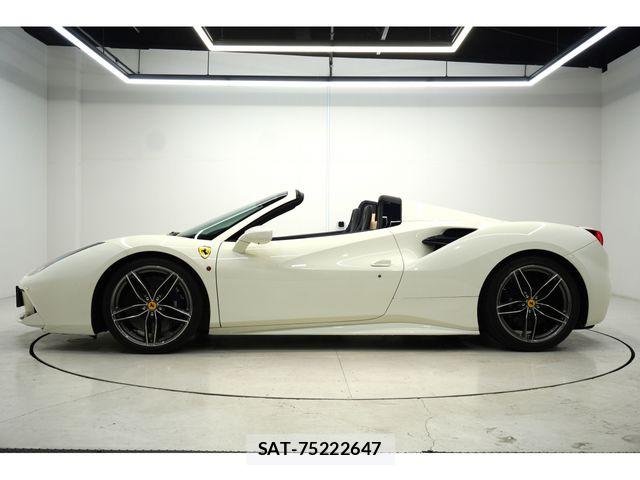 Ferrari 488 Spider 2017-01 7250766-7