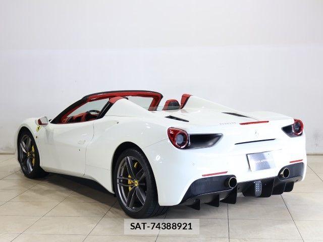 Ferrari 488 Spider 2017-01 8035508-18