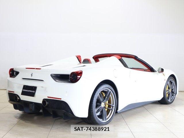 Ferrari 488 Spider 2017-01 8035508-1