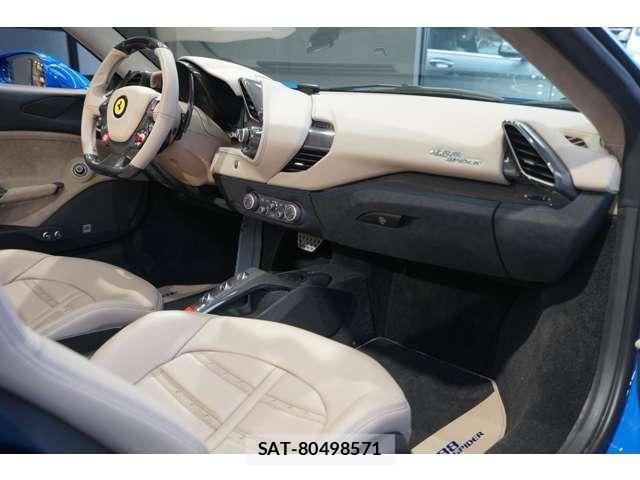 Ferrari 488 Spider 2018-07 8158411-17