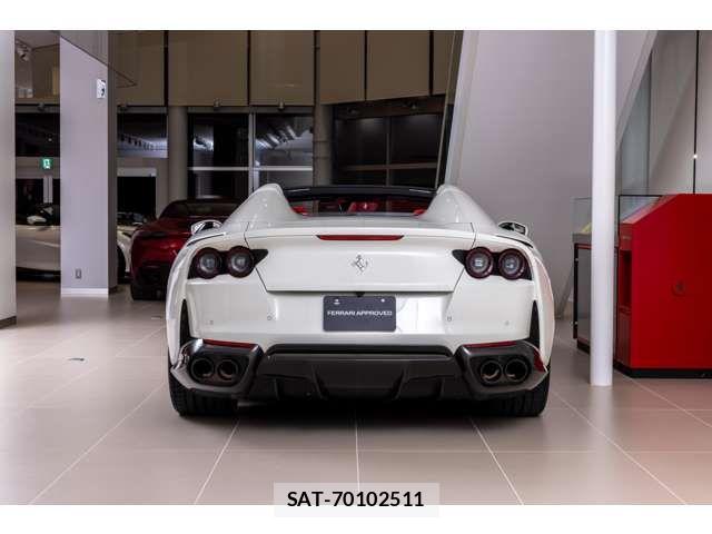 Ferrari 812 2021-03 7218403-9