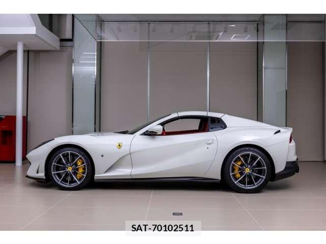 Ferrari 812 2021-03 7218403-12