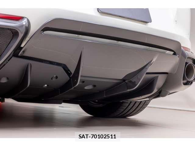 Ferrari 812 2021-03 7218403-18