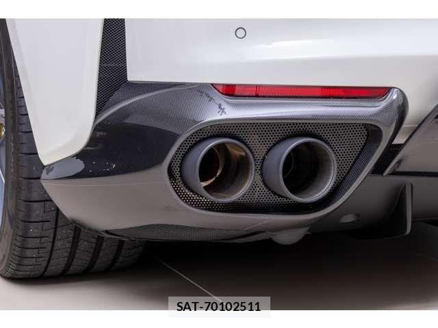 Ferrari 812 2021-03 7218403-19