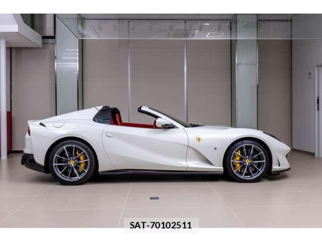 Ferrari 812 2021-03 7218403-7