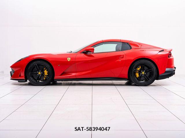 Ferrari 812 2021-07 7218408-13