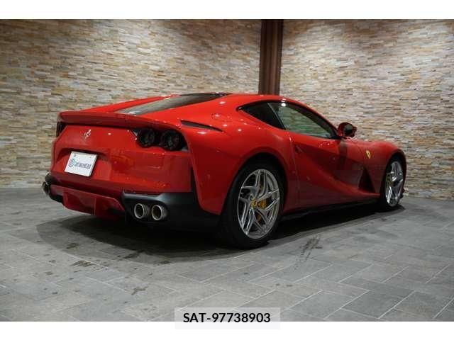 Ferrari 812 2020-09 7723267-11