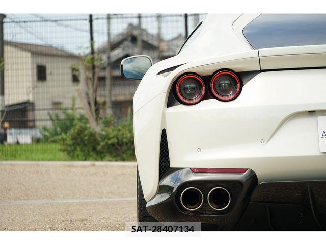 Ferrari 812 2019-07 8883609-4