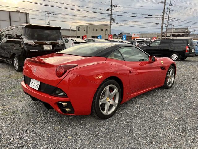 Ferrari California 2014-01 1463174-3