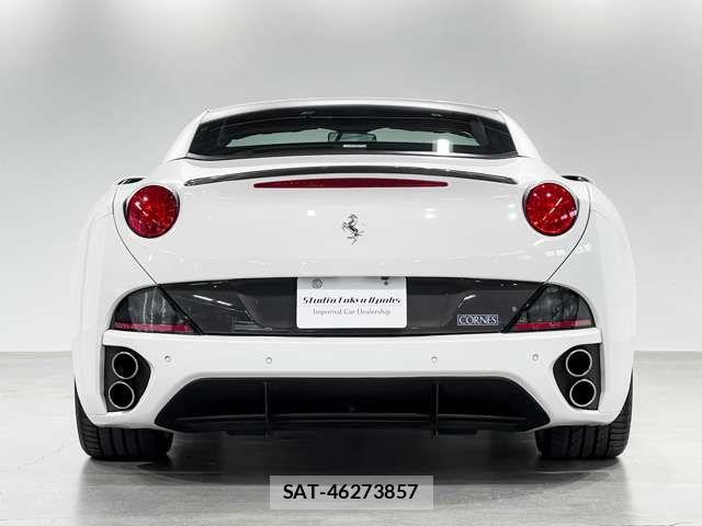 Ferrari California 2011-02 7357714-10