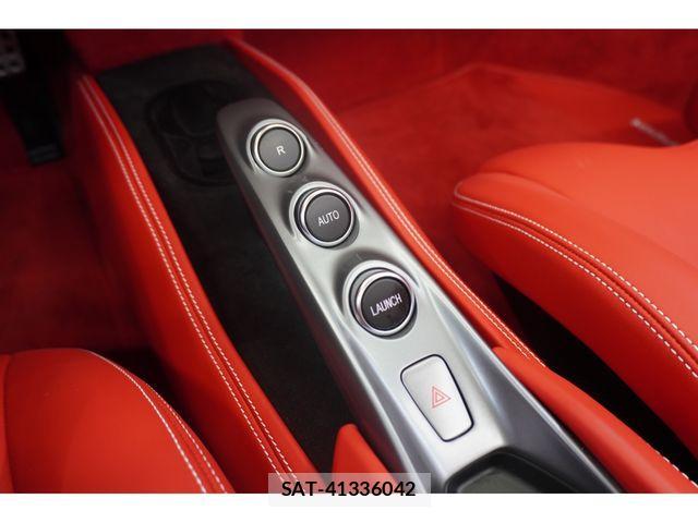 Ferrari F8 Spider 2023-02 688922-12