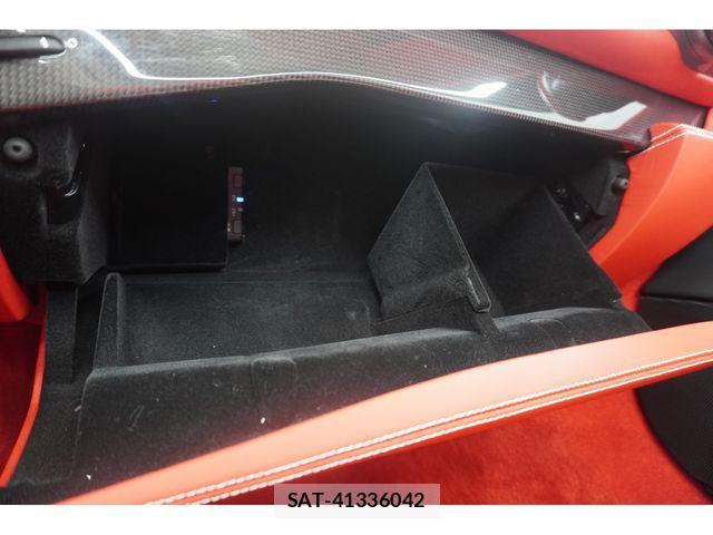 Ferrari F8 Spider 2023-02 688922-23