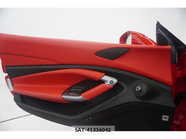 Ferrari F8 Spider 2023-02 688922-24