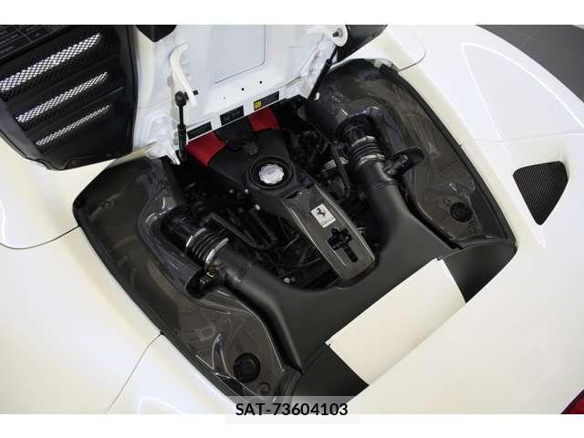 Ferrari F8 Spider 2022-02 6304066-11