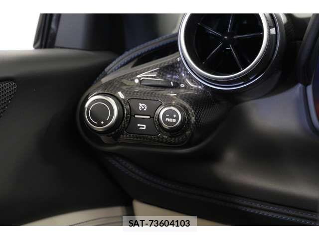 Ferrari F8 Spider 2022-02 6304066-1
