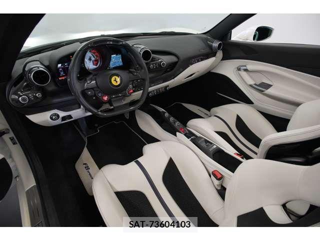Ferrari F8 Spider 2022-02 6304066-4