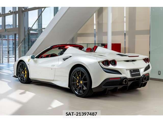 Ferrari F8 Spider 2022-02 7218406-10