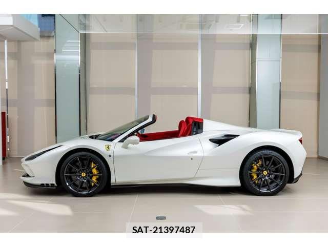 Ferrari F8 Spider 2022-02 7218406-11