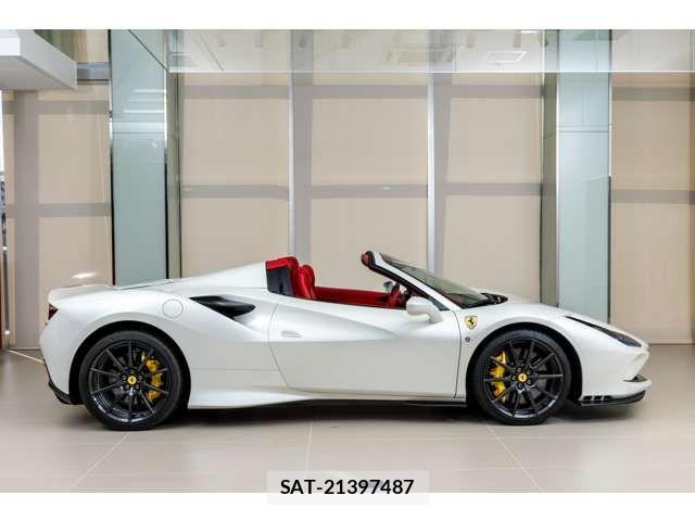 Ferrari F8 Spider 2022-02 7218406-6