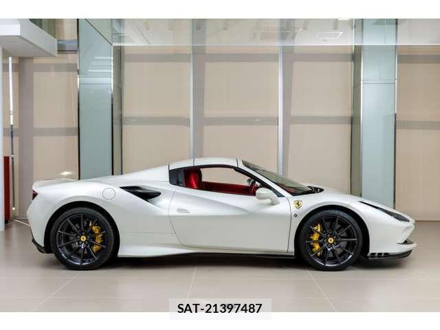 Ferrari F8 Spider 2022-02 7218406-7