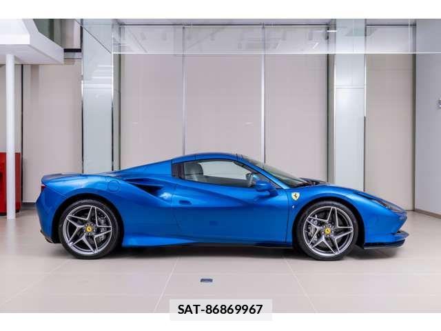 Ferrari F8 Spider 2021-08 7723270-5