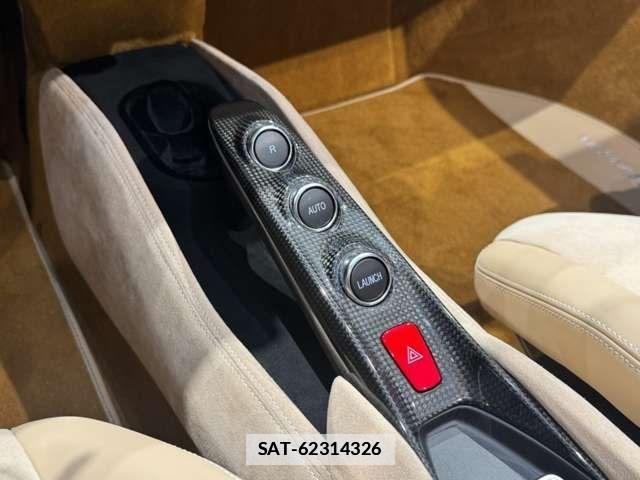 Ferrari F8 Spider 2022-04 7723269-13