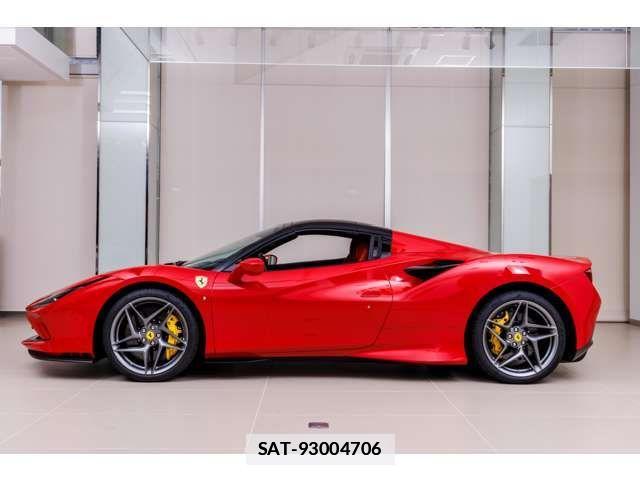 Ferrari F8 Spider 2022-01 7784850-12