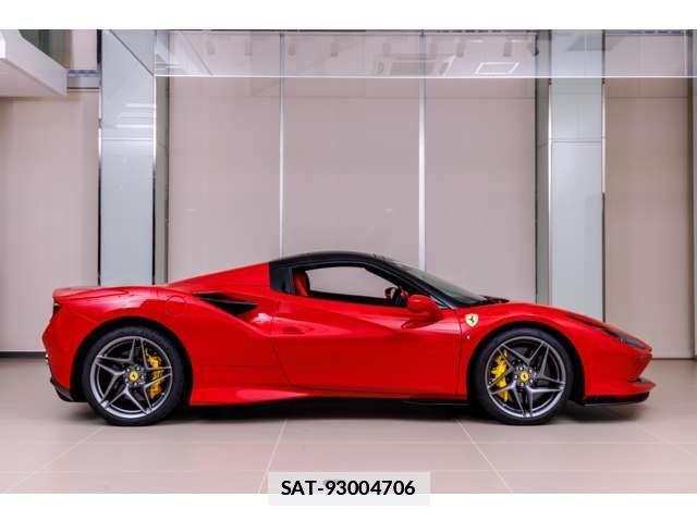 Ferrari F8 Spider 2022-01 7784850-7