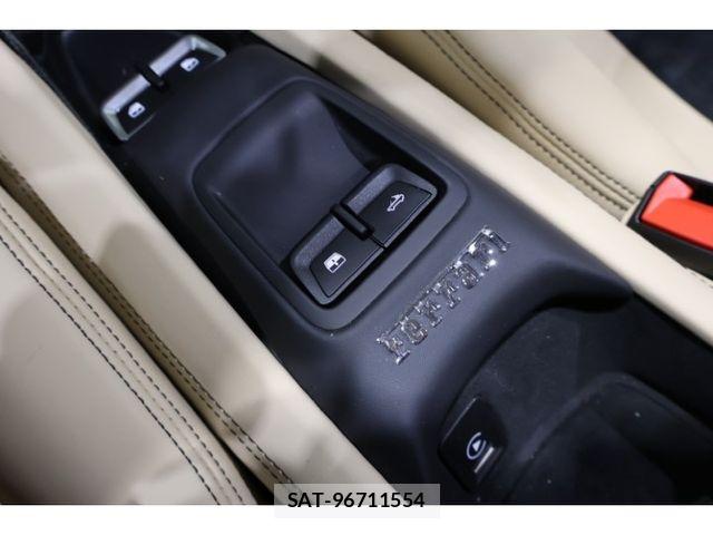 Ferrari F8 Spider 2023-10 8561870-20
